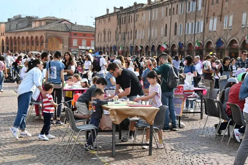 Rinviata al 17 maggio la festa dei bambini in piazza Martiri: il maltempo sposta "Se i bambini potessero giocare"