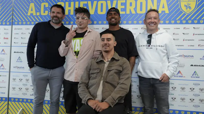 L'artista emiliano Daniel Bund firma il ponte tra ChievoVerona e Al-Ittifaq: Balotelli, Pellissier e Douglas Costa diventano opere d'arte