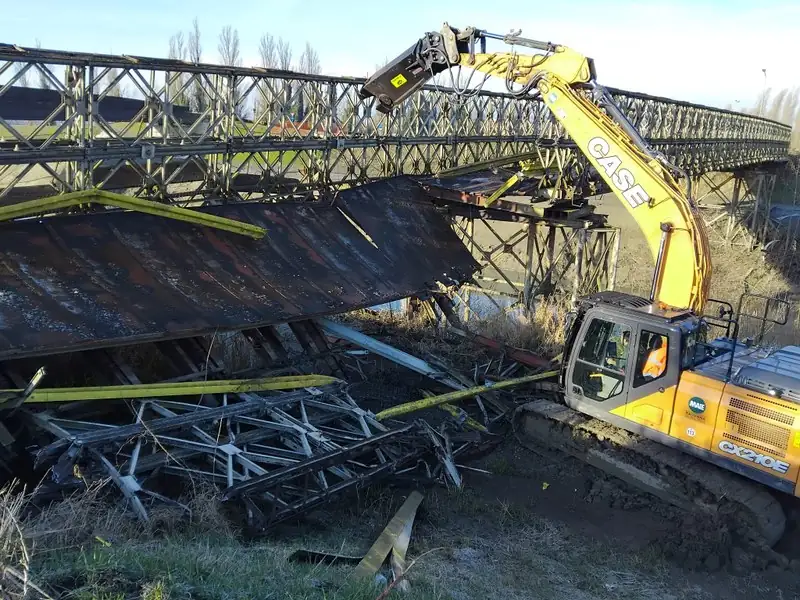 Demolizione del ponte dell'Uccellino: via al vecchio Bailey, la viabilità tra Modena e Soliera si rinnova