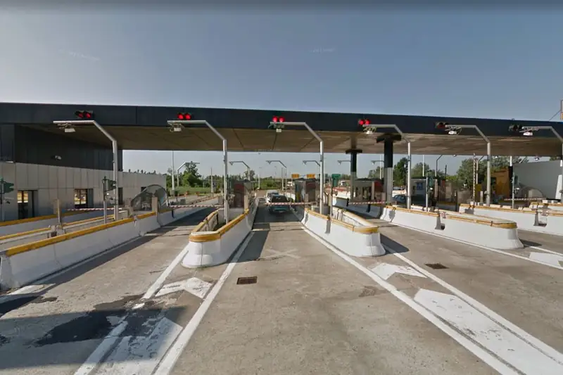 Lavori notturni al casello di Carpi, chiusura dell'ingresso in A22