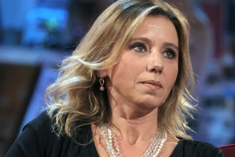 Prendersi cura: Concita De Gregorio porta il suo libro più intimo all'Arena di Modena, con Almodóvar in sottofondo