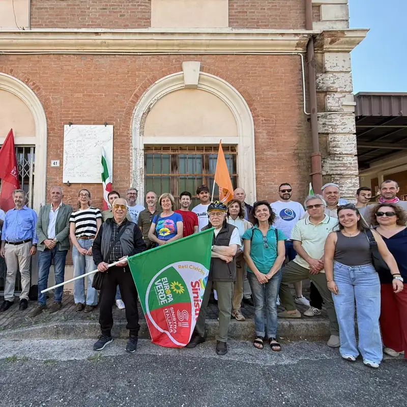 Soliera scende in piazza per il treno: il presidio ad Appalto rilancia la sfida della metropolitana di superficie