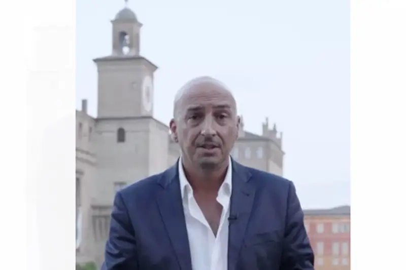 AIMAG, Morelli (Azione) lancia il guanto: «Sindaco, scegli tra i cittadini e le poltrone»