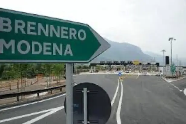 Stanotte il casello di Campogalliano sull'A22 è chiuso: niente uscita per chi arriva dal Nord