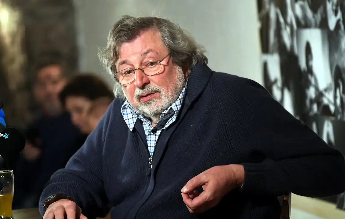 È andato via il maestro: Carpi saluta Francesco Guccini, il poeta con la chitarra che aveva radici anche da noi