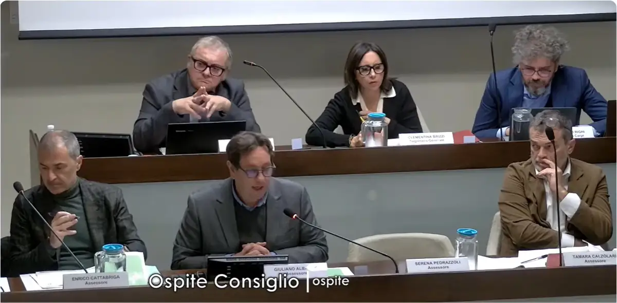 Il bilancio che non c'era: Acer in ritardo, consiglio di Carpi tra conti, autobus e biciclette