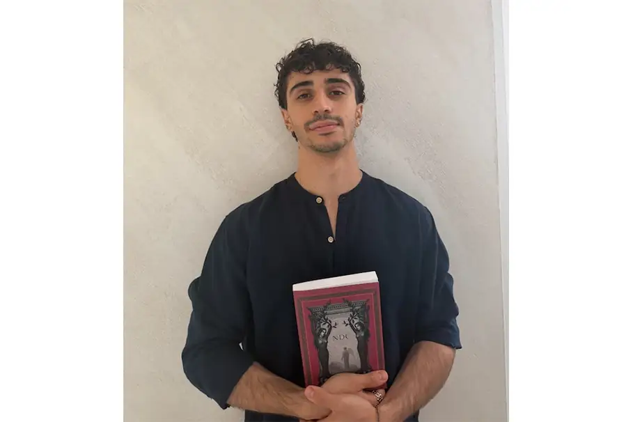 Un viaggio dantesco in Piazza Martiri: Emanuele Flagiello porta a Carpi "La Nuova Divina Commedia"
