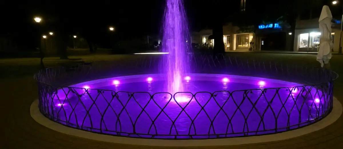 Lunedì la fontana dei Giardini del Teatro si tinge di viola: Carpi celebra la Giornata mondiale della sclerosi sistemica