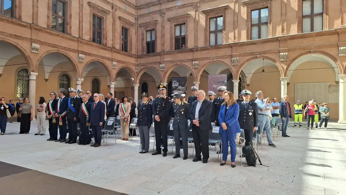 Vent'anni di Terre d'Argine: la Polizia Locale celebra il ventennale tra Piazza Martiri e il Castello