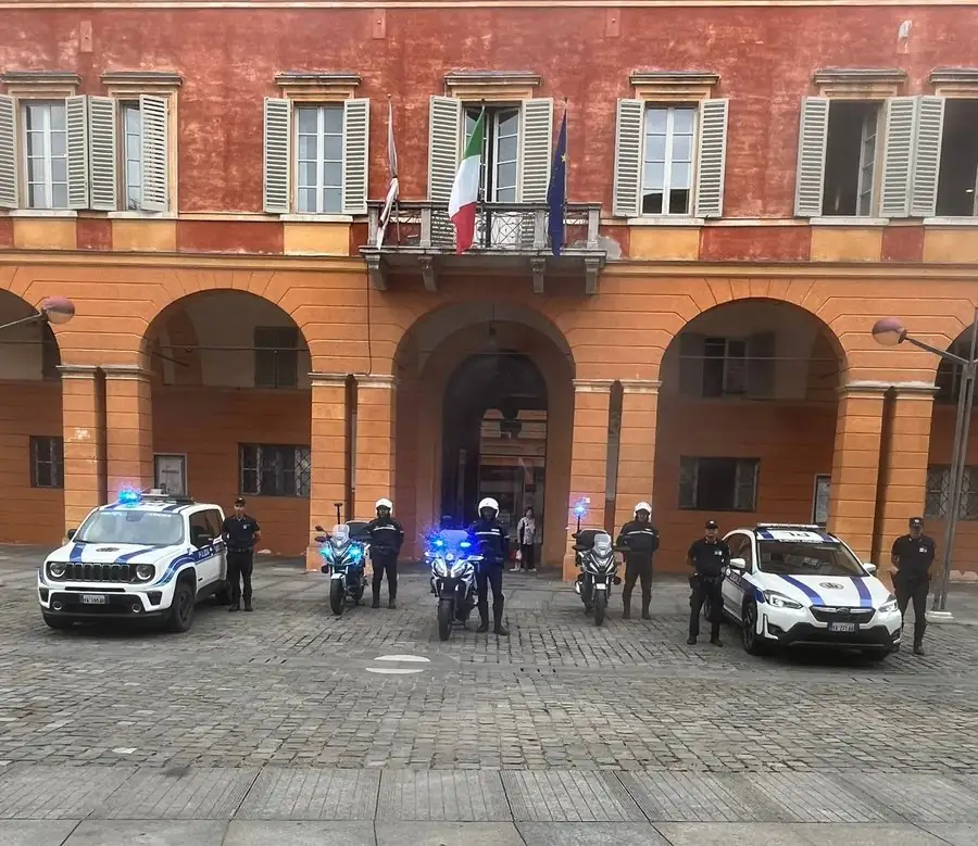 Un minuto di silenzio per Francesco Imprezzabile: la Polizia Locale di Terre d'Argine si ferma per ricordare il collega caduto in servizio a Milano