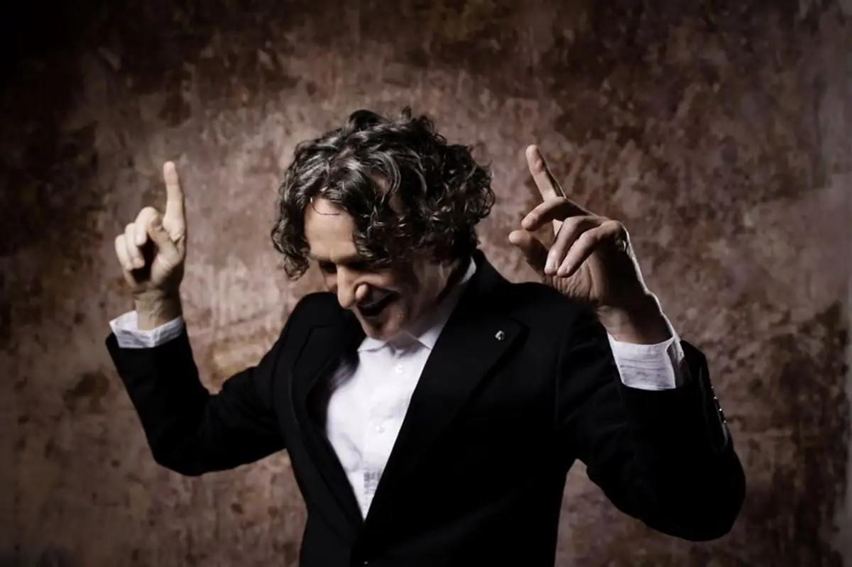 Goran Bregović porta il turbo folk in piazzale Re Astolfo: domani sera il grande concerto di CarpiEstate 2026