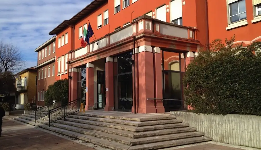 Guasto al condizionamento della Dialisi del Ramazzini: climatizzatori mobili in corsia