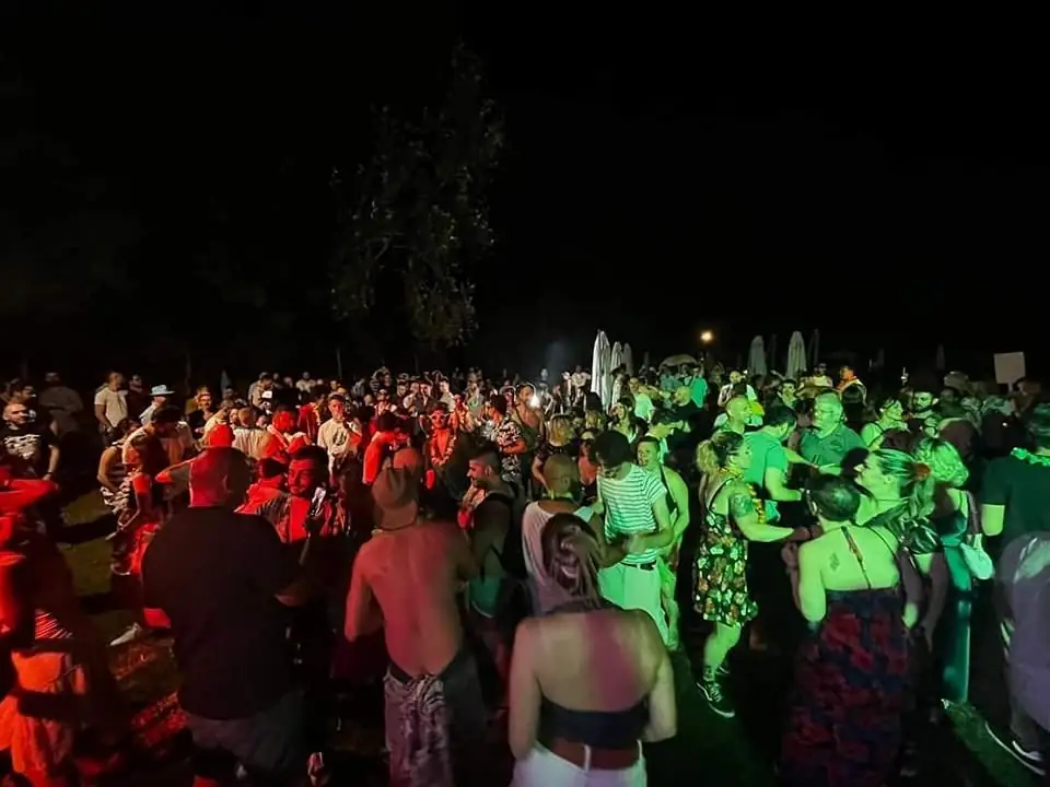 Quindici edizioni di Hawaiian Party ai Laghi Anna: sabato 18 luglio la festa più attesa dell'estate carpigiana