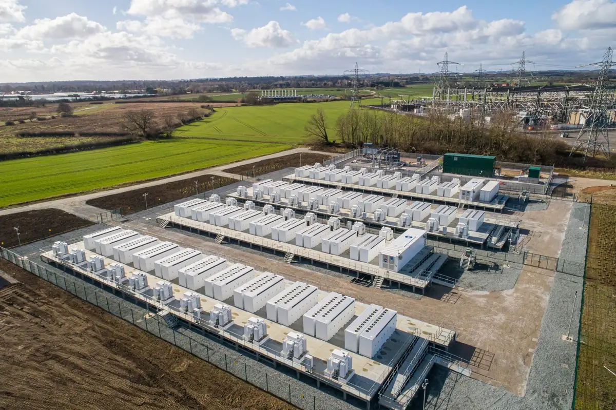 Carpi approva la variante per i due impianti BESS a Fossoli: 100 megawatt di accumulo e 750mila euro per il territorio