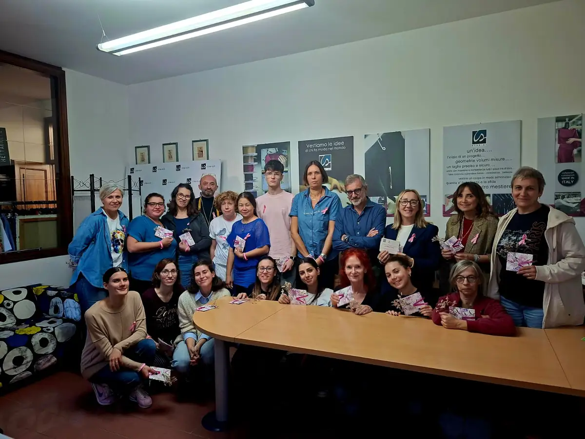 Ottobre Rosa in fabbrica: Crea-Si regala alle dipendenti visita senologica ed ecografia