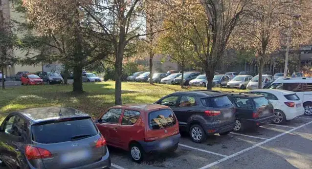 Antenna 5G a piazzale Don Venturelli: 300 firme contro l'installazione vicino alle scuole