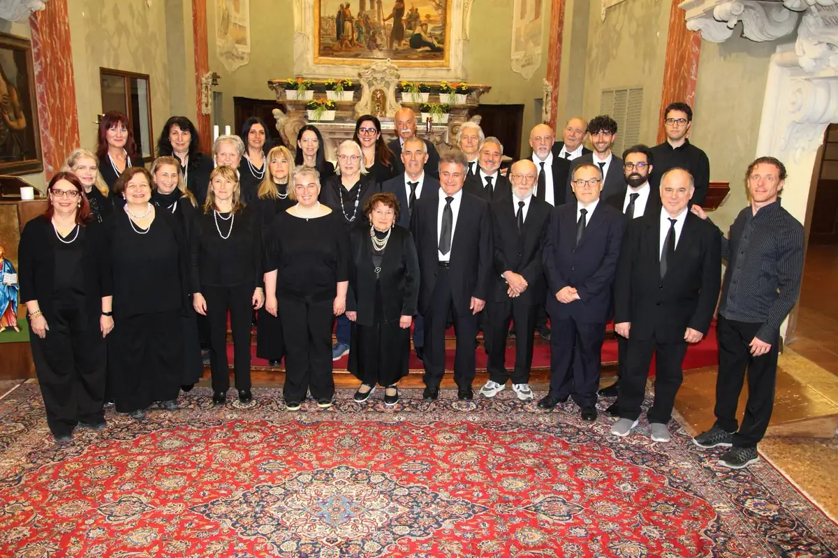 Cinque cori, sedici anni di storia e un patrimonio musicale del Seicento: domenica a Soliera la rassegna corale torna in chiesa