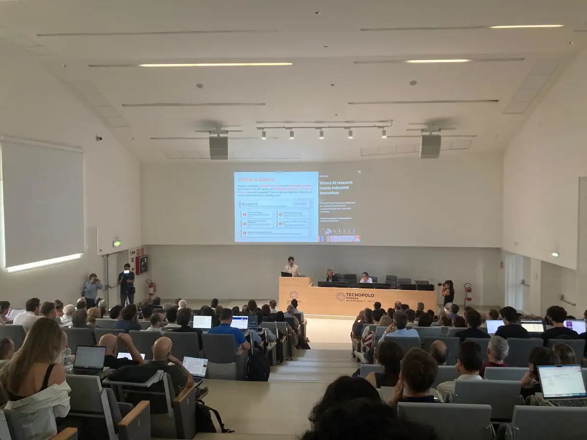 L'intelligenza artificiale che dialoga con l'uomo: UNIMORE e OpenAI scrivono il futuro al Tecnopolo di Modena