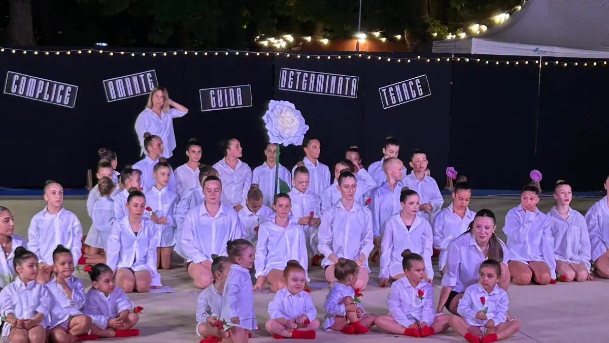 Settanta ginnaste e cinquecento spettatori: il Parco delle Rimembranze vola con la ritmica di Unisport Carpi