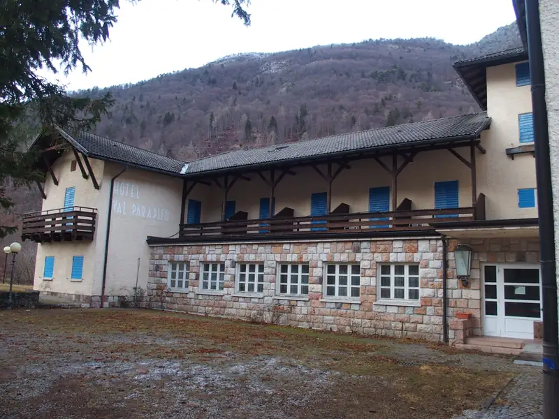 Undicimila euro per sorvegliare il passato: la colonia Val Paradiso aspetta ancora una risposta