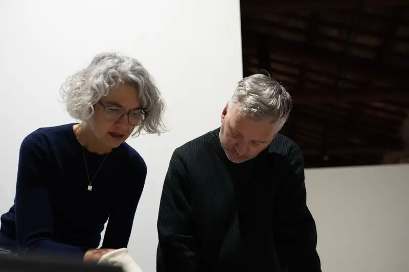 La fotografia nell'era dell'intelligenza artificiale arriva a Modena: Mishka Henner presenta la prima personale italiana